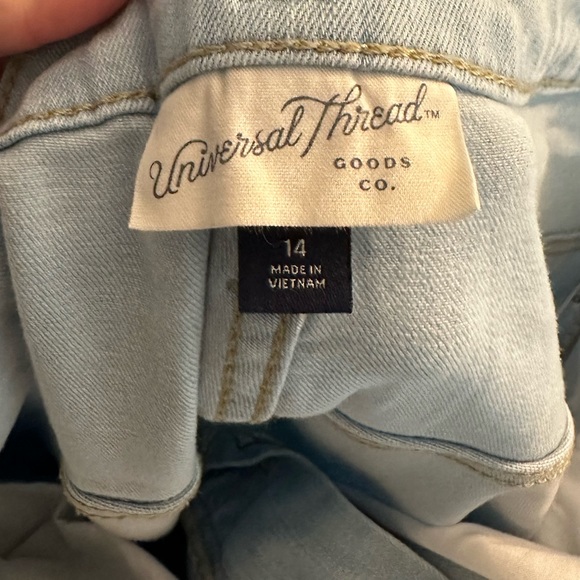 Universal Thread - Picture 2 of 3